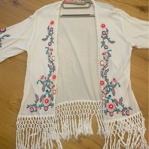 Kimono with beautiful embroidery. Will fit small to medium